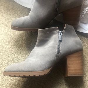 Lucky Brand size 9 ankle boots with zipper.  Brand new